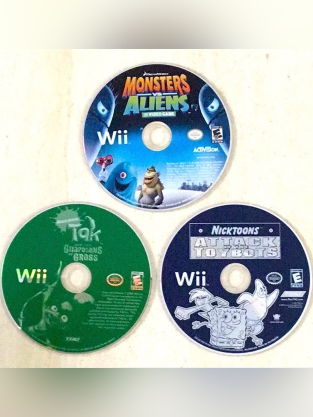Nicktoons Attack Toybots Nintendo Wii Game & Nickelodeon Tak & Monsters V Aliens